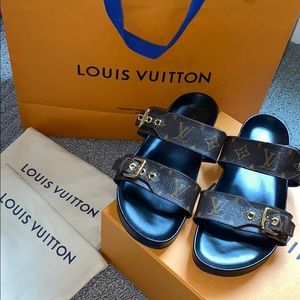 Louis Vuitton Sandals 🤎